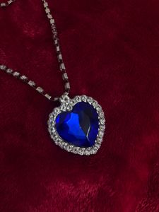 Titanic Heart of the Ocean Necklace