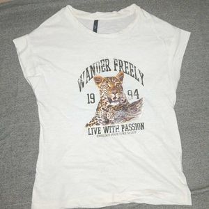 Wander Freely Graphic Tee