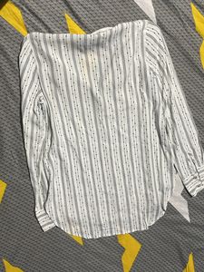 Casual Ladies Top - Size S