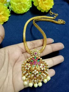Chain With Pearl Dollar