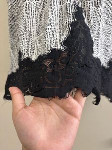 H&amp;M SHOE-TIE SLEEVES LACE TOP