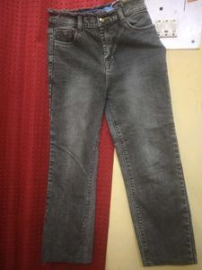 Girls Straight Fit Jeans