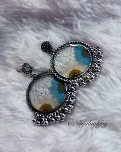Resin Daisy 🌼Flower Earrings