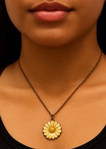 Daisy Pendant Necklace