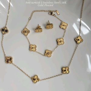 Gold Clover Jewelry Set