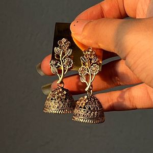 Earrings (Jhumka)
