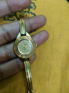 Elegant Women&#39;s Watch