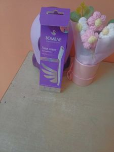 BOMBAE Face Razor for Women