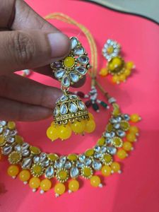 Yellow Kundan Jewelry Set