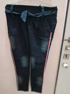 Stylish Jeans with Belt