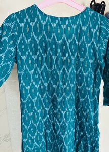 Avaasa Mix N’Match Straight Kurta With Floralprint
