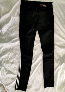 Black Skinny Jean With Side Strip 🖤