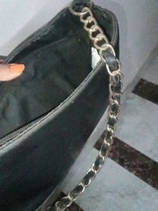 Black Classy Sling Bag