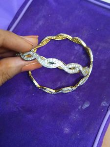 Silver bangles pair