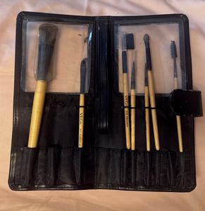 MAC Red &#39;Love Me&#39; Clutch &amp; VEGA Brush Set