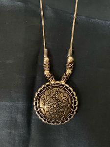 Elegant Antique Style Dual Toned Necklace