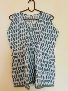 Sleevless Shorts Kurti