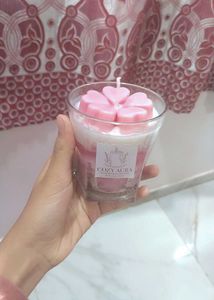 Blossom Glow - Cozy Aura Handmade CandleDes