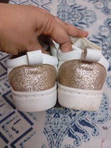 Girl Shoes.. Pantaloons Brand
