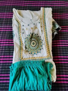Embroidery Top With Leggin😍