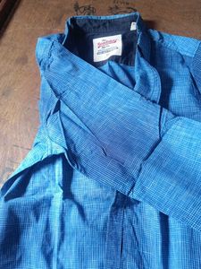 Roadster Size M Shirt New Condition