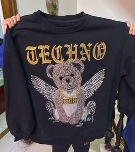 Stylish Bear Graphic Sweatshirt