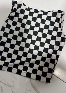 strechy tank top black and white