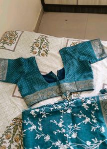 Elegant Dark Green Saree With Blouse(like New)