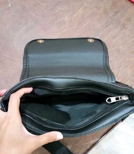 Stylish Sling Bags - both Included!❤️