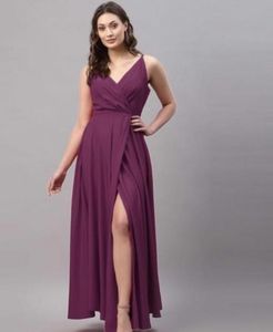 A side Slit dress 💜