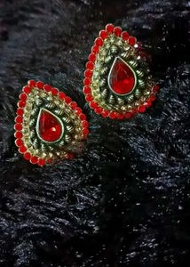 Ear tops + Hand breslet + 🎁