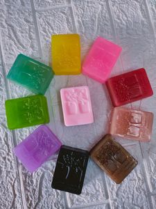 10 Organic Fruit Soaps@ Rs500