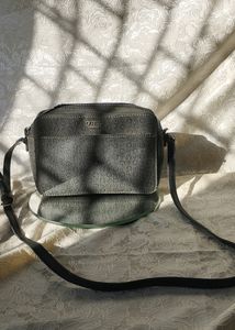 Guess Sling Bag