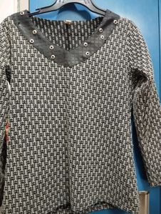 V NECK SWEATSHIRT