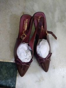 Burgundy Heels with Bow & get a freebie