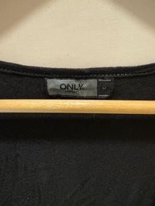 Beautiful Black Lace Sleeve Top -ONLY