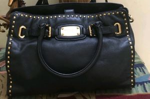 Original Michael Kors Whipstitch Hamilton East West Tote Bag. Has 3 Compartments. Not Much Negotiation On This.