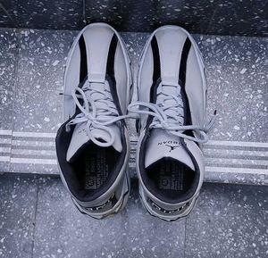 men Sneakers