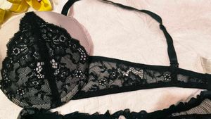Lace Detail Bra With Beautiful Penty