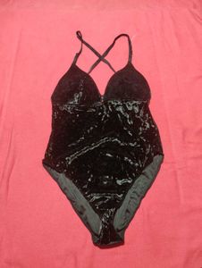 H&amp;M Black Velvet Bodysuit – Size .M