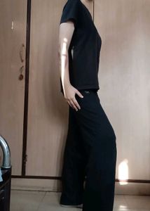 PRICE DROP-Classic Black T-Shirt
