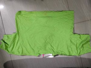 Crop tshirt with lace