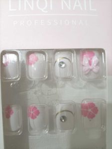 Linqi Floral Press-On Nails