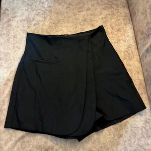 Chic Black Skort