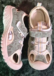 New Boys Clog Sandal In Size 1