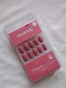Delofil Fake Nails, press on nails..