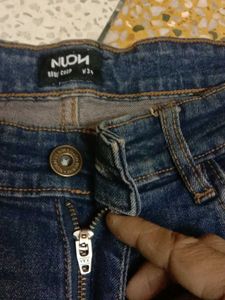 Nuon Rodeo crop 34W