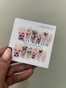 Press-On Nail Set