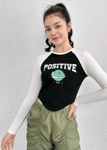 Graphic Raglan Crop Top
