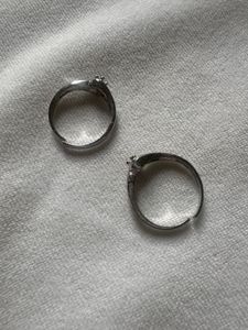 Elegant Silver Toe Ring With White Stone